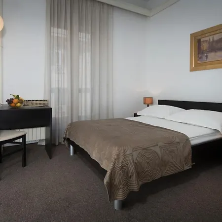 Bellevue Отель Сплит