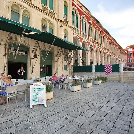 Bellevue 3* سبليت